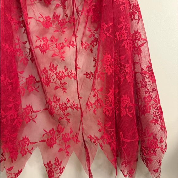 Spirit Red Lace cape - Picture 6 of 6